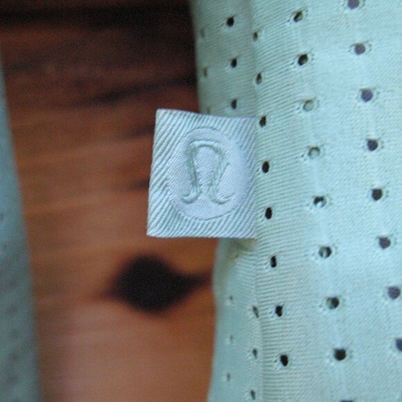 Lululemon Find Your Bliss Reversible Jacket in Vintage Green - Picture 11 of 12